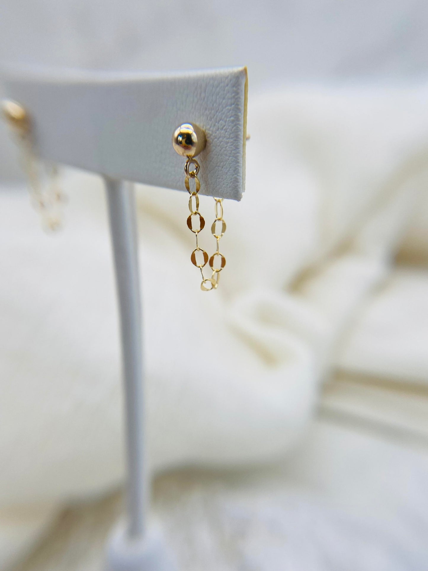 4MM Stud with Shiny Chain