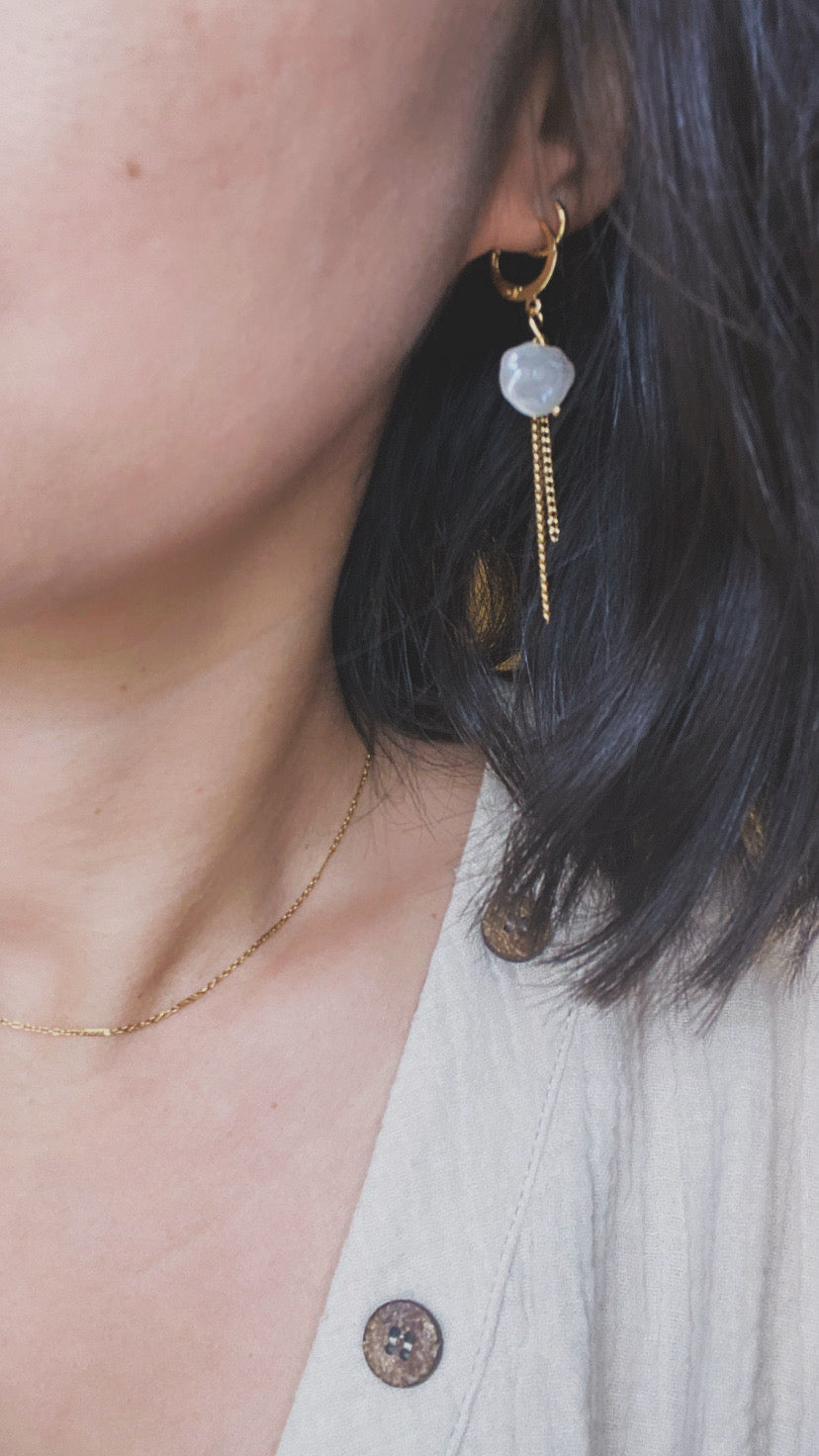 Flat Pearl with Chain HOOPS