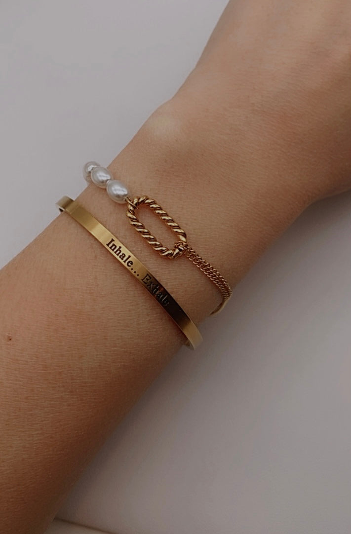 Half Glass Pearl with Twist Oval Pendant BRACELET