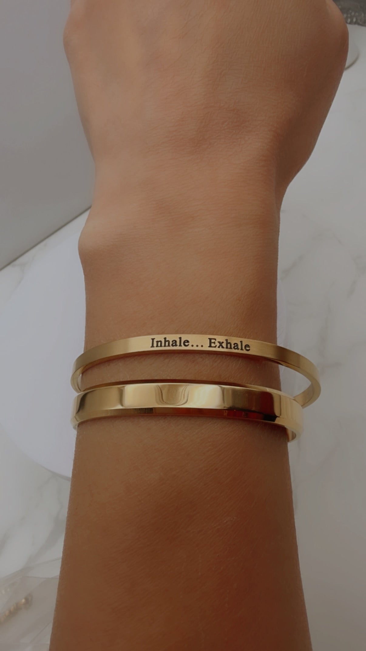 Thick Curved Edges Cuff Bangle - 18K
