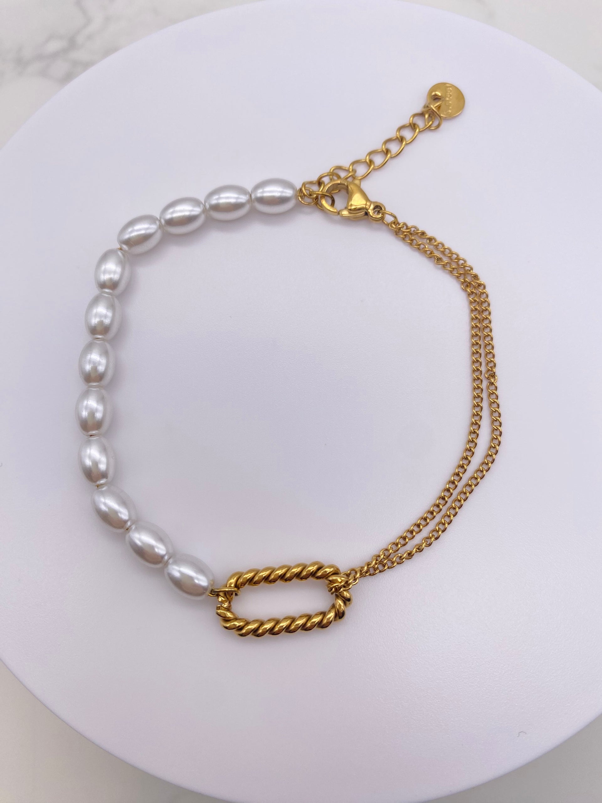 Half Glass Pearl with Twist Oval Pendant BRACELET