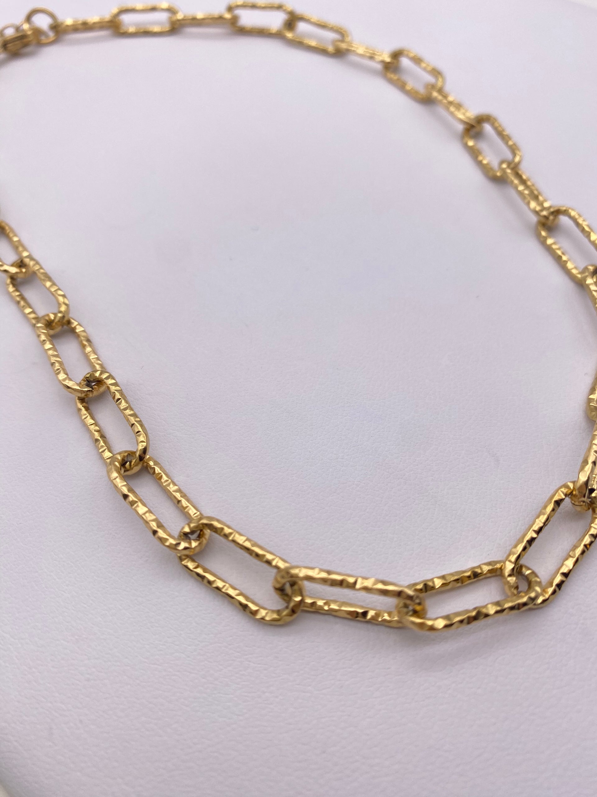 Textured Thick Paperclip NECKLACE