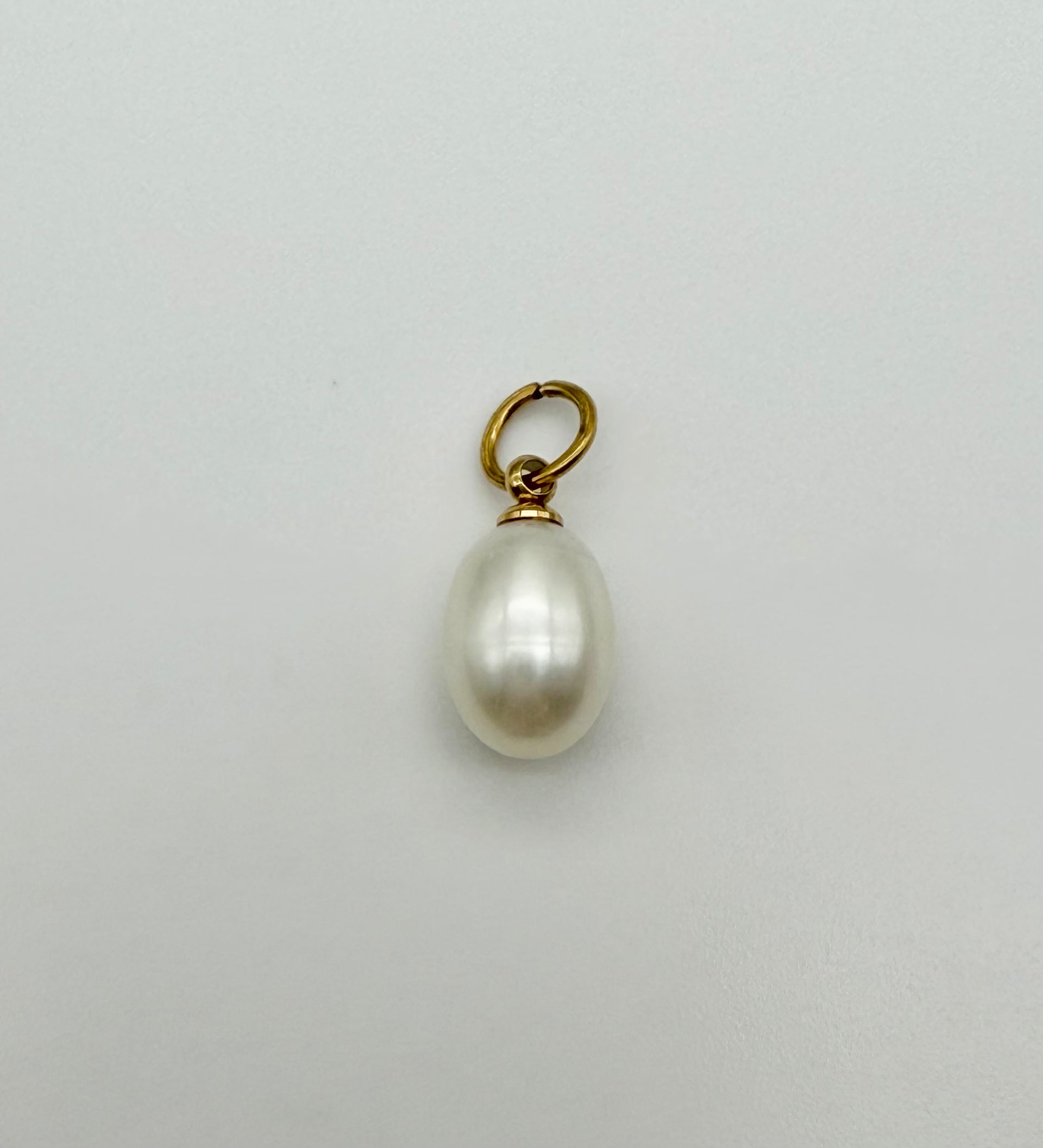Fresh Water Pearl Charm 18K