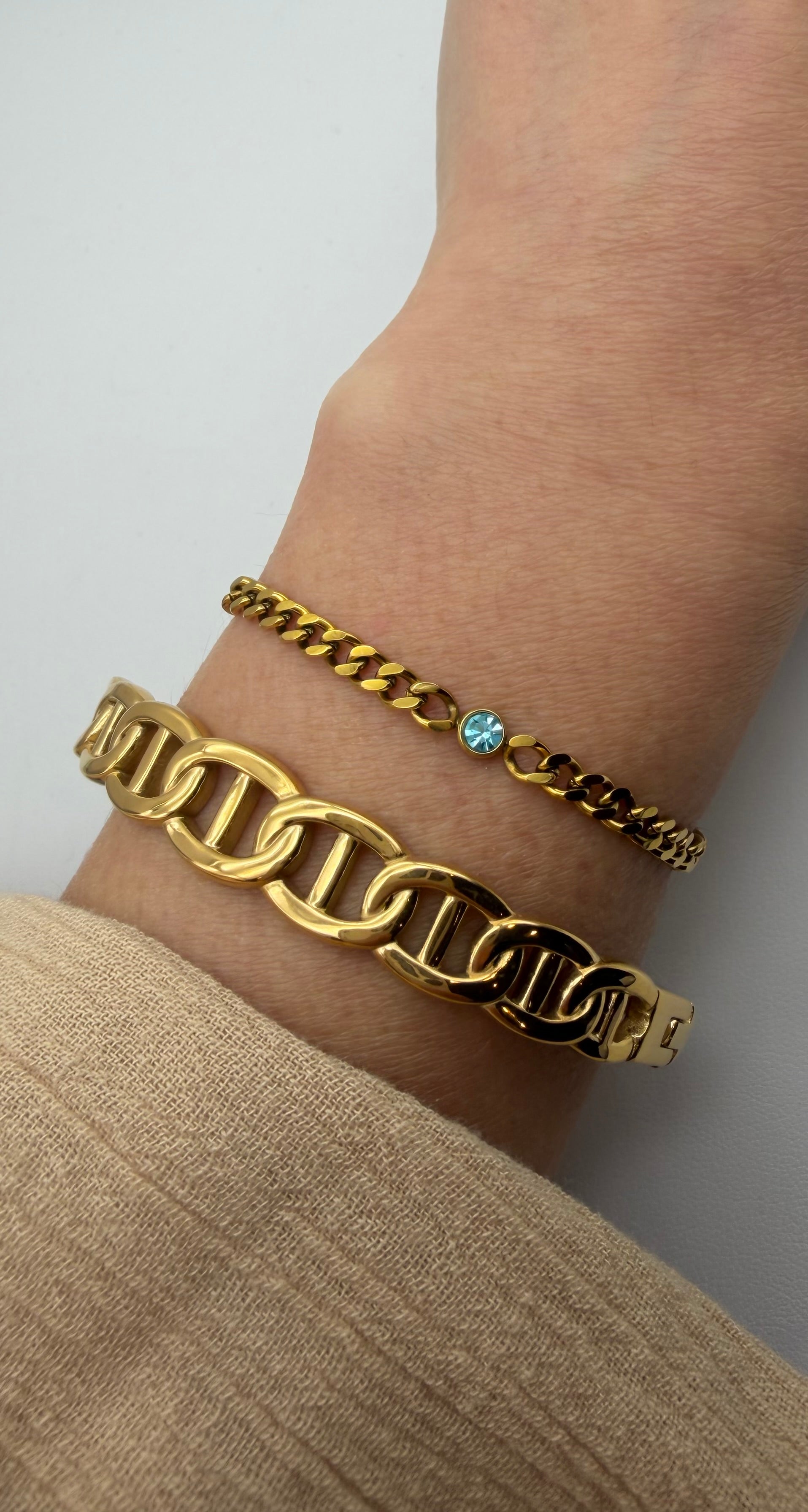 Oval Link BANGLE
