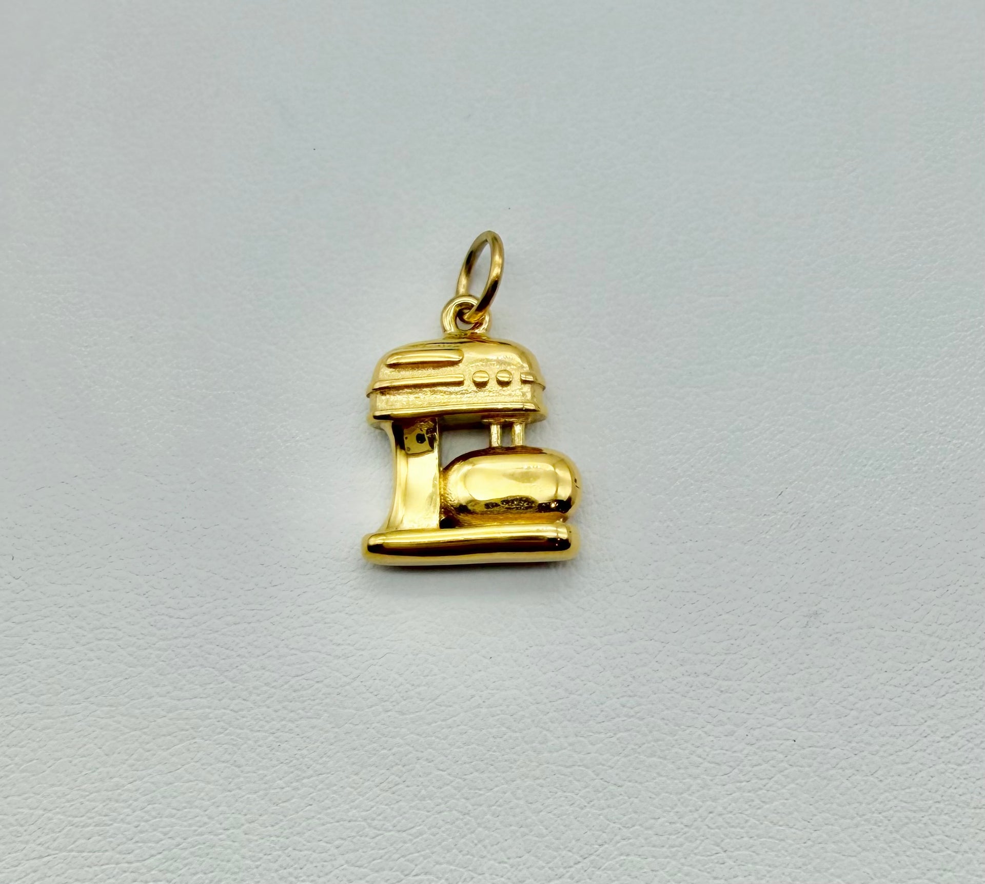 Kitchen Mixer Charm - 18K