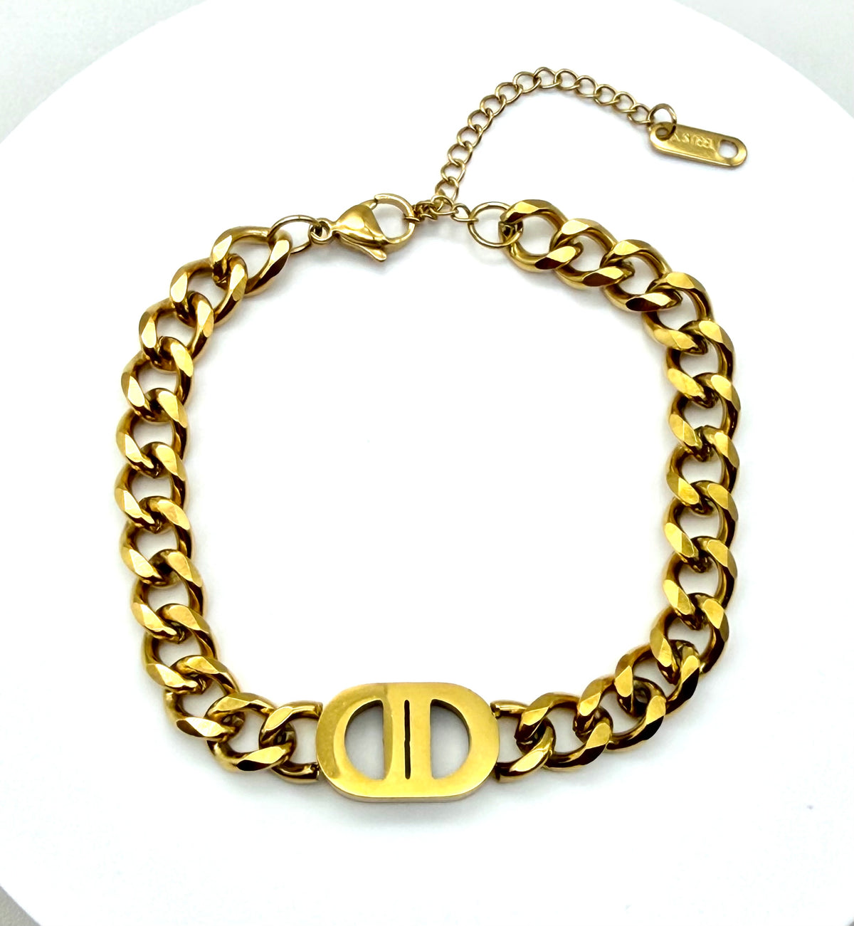 Thick Curb Oval Pendant Bracelet